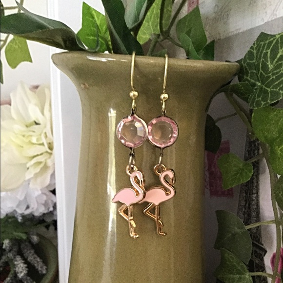 SALE 🌸 Pink Flamingos Earrings Pink Beads - Picture 7 of 8